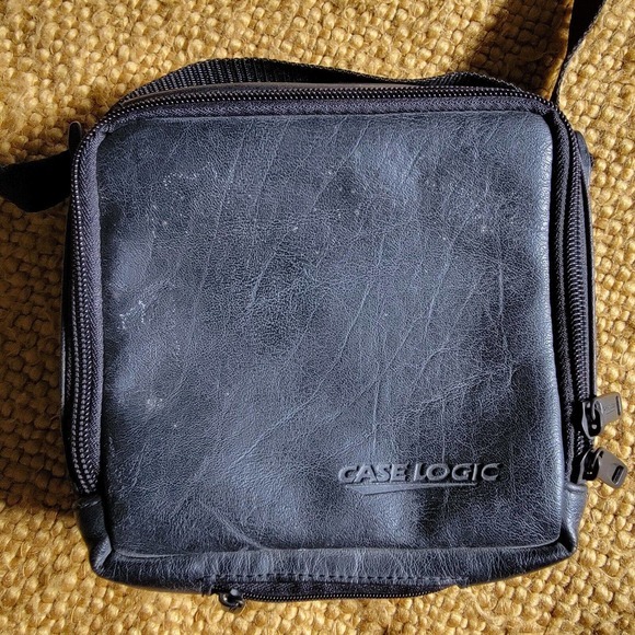 Case Logic Portable Carrying Travel Case Walkman CD Player Discman Vtg‎ Leather - Picture 2 of 6